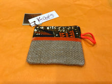 Charger l'image dans la galerie, Porte-monnaie en sac de café upcyclé tissus imprimé