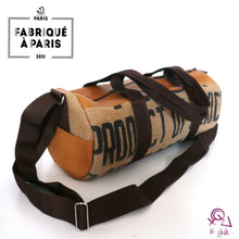 Charger l'image dans la galerie, sac de sport en toile de jute recyclée avec applications cuir - fait main - pièce unique- taille M